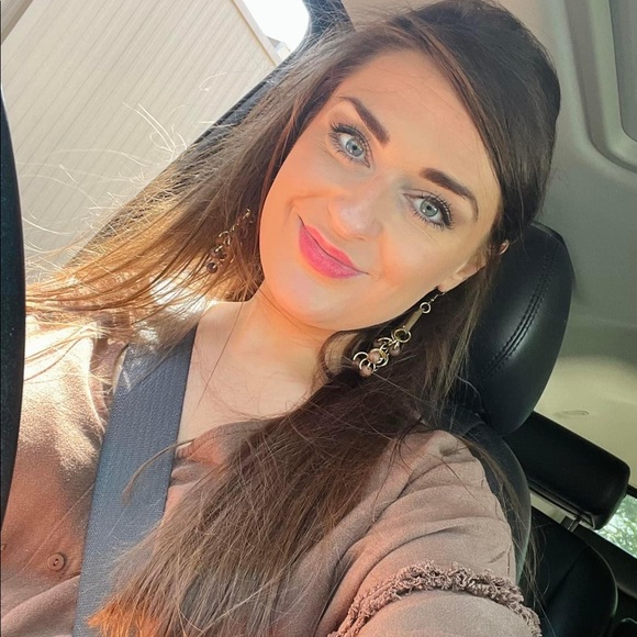 Meet your Posher - Picture 5 of 10